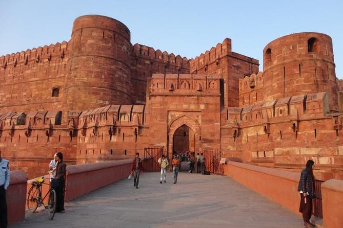 1-Day Trip to Taj Mahal, Agra from Bangalore with Both Side Commercial Flights - Quick take: key details that matter
