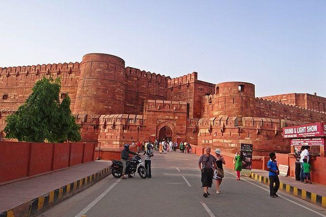 1-Day Trip to Taj Mahal, Agra from Bangalore with Both Side Commercial Flights - Agra Fort in 60 Minutes: What to Prioritize