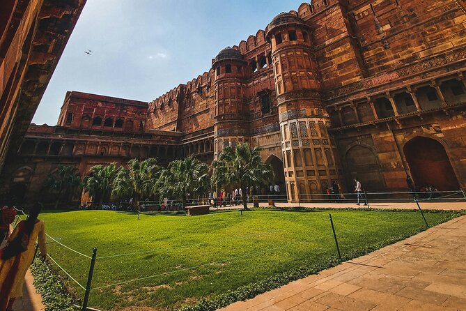 1-Day Trip to The Taj Mahal and Agra with Both side Commercial Flights - The very early pickup: what to expect at 4:00 am