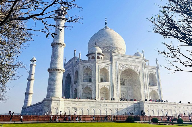 1-Day Trip to The Taj Mahal and Agra with Both side Commercial Flights - Getting back to Delhi and returning to your city