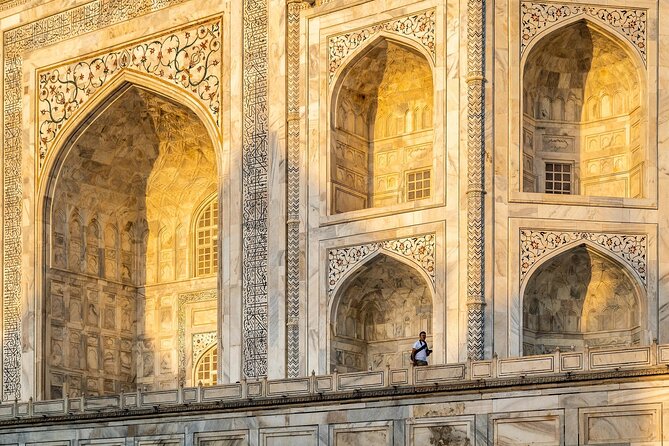 1-Day Trip to The Taj Mahal and Agra with Both side Commercial Flights - Flying into Delhi, then driving to Agra: minimizing the mental load