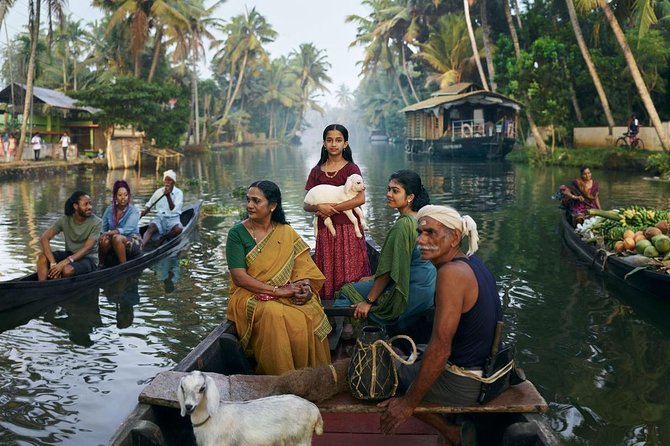 4 Days Best of Kerala Tour with Private Houseboat, Sightseeing & Car - Key highlights at a glance