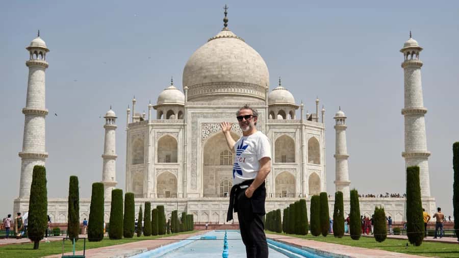 Agra: Taj Mahal Skip-the-Line Entry Ticket - The 3-hour Taj Mahal visit: a guided walk with room to breathe
