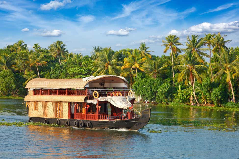 Alleppey / Alappuzha Houseboat Day Cruise with Lunch: Cochin - Morning Pickup in Cochin: Airport or Hotel, Then Straight to Alappuzha