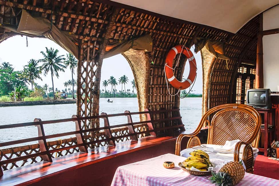 Alleppey / Alappuzha Houseboat Day Cruise with Lunch: Cochin - Lunch on the Water: Chef-Cooked Kerala Food That Stops the Day in a Good Way
