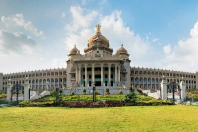 Bangalore Heritage and Cultural Walking Tour - The First Stops: Art Gallery and Archaeology Museums as a Bangalore warm-up