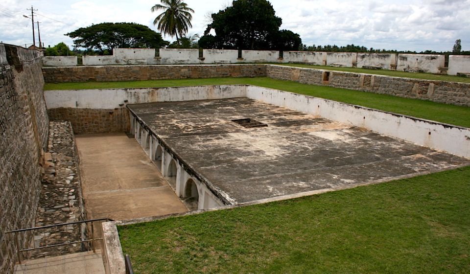 Bangalore: Mysore Tour with Lunch and Guide - Srirangapatna’s Dariya Daulat Bagh: Indo-Saracenic design with wartime murals
