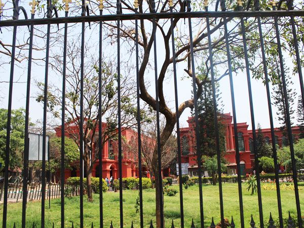 Bangalore: Private Full-Day City Tour w/ Lunch - Vidhan Soudha and the power belt: High Court, Cubbon Park, Vidhan Sabha