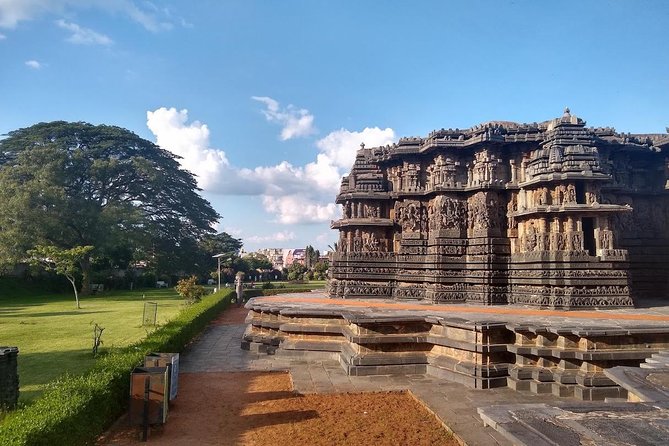 Bangalore: UNESCO Belur & Halebidu + Shravanabelagola Tour - Belur lunch break: how to reset without losing the rhythm