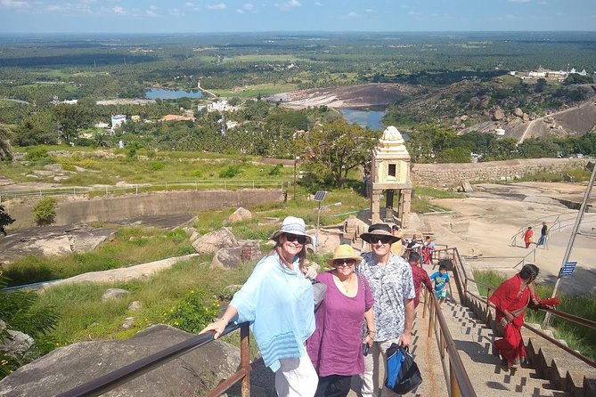 Bangalore: UNESCO Belur & Halebidu + Shravanabelagola Tour - Early start and small-group comfort: what your day feels like