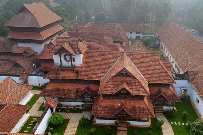 Day trip to Kanyakumari beach and Padmanabhapuram palace - Kanyakumari Beach and the land-end monuments you came for