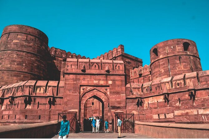 Day Trip to Taj Mahal and Agra from Chennai with Both Side Commercial Flights - Kohinoor Jewellers Stop: Shopping With a Time Cap