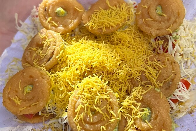 Delicious Food Trail: Explore Sowcarpet Market's Culinary Delight - Stop 1 (4pm): First tastings and a guided food-walk brain