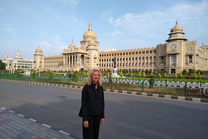 Discover Bangalore Through the Ages — Guided Tour with Lunch - Bangalore Fort remains: history you can feel, even when it’s modest