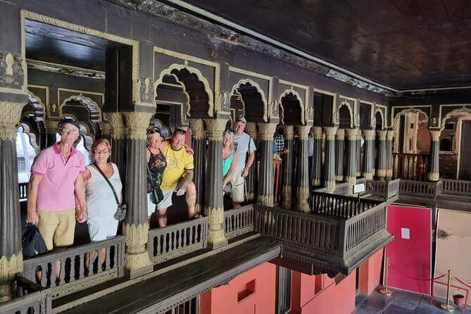 Discover Bangalore with Me (A Private Historical Walk Tour) - Bangalore Fort: Kempe Gowda-Era History in a Smaller Footprint
