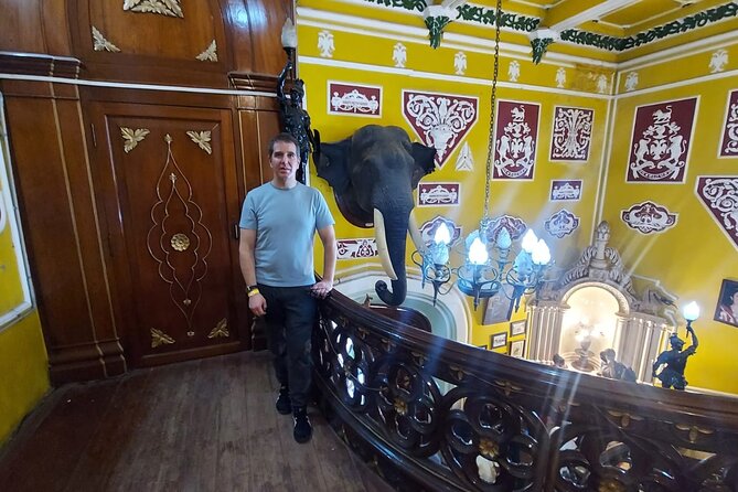Experience Bangalore - City Tour, Authentic Food & market (Food/Culture/History) - KR Market and the Tipu Sultan area: food, flowers, and power history close together