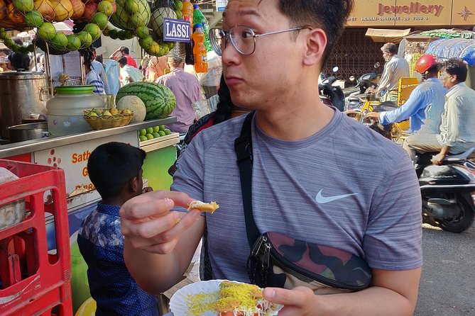 Food Trail Through Sowcarpet Market: A Taste of Chennai - The walking route: pace, stops, and how long 2.5 hours really is