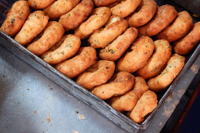 Food Walk Alleppey (2 Hours Guided Local Food Tasting Experience) - Stop 1: Kerala snacks on the old-lane route (come hungry)