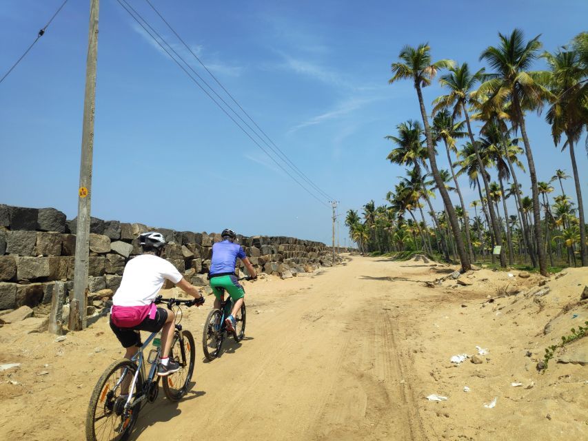 Fort Kochi Heritage Day Cycling Tour - Back alleys, markets, and Mattancherry streets