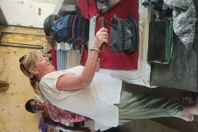 Fort Kochi Tuk-Tuk Sightseeing Tour with Local Guide - Fort Kochi Beach and Dhobi Khana laundry: the view plus daily work