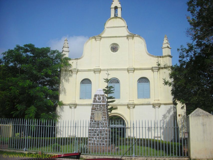 From Cochin: Fort Kochi and Mattancherry Sightseeing Tour - Paradesi Synagogue: The Oldest Active Synagogue in South India