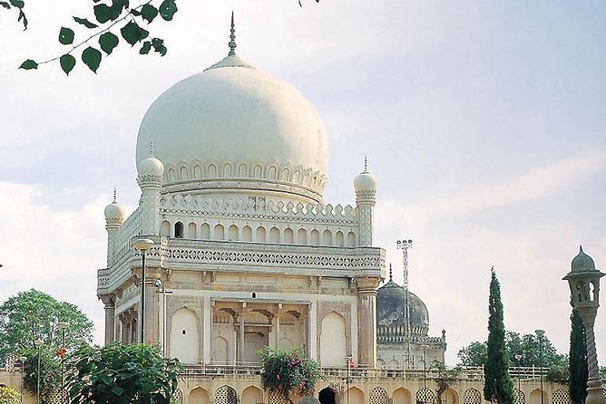 Full-Day Experiential Hyderabad Tour - Irani Chai, Osmania Biscuits, and the Charminar Area Break