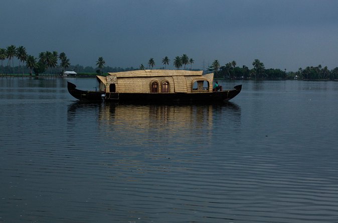 Glimpses of Kerala in 6 days Private Tour with Sanguine Holidays - Meals on this tour: where you’ll spend less time thinking