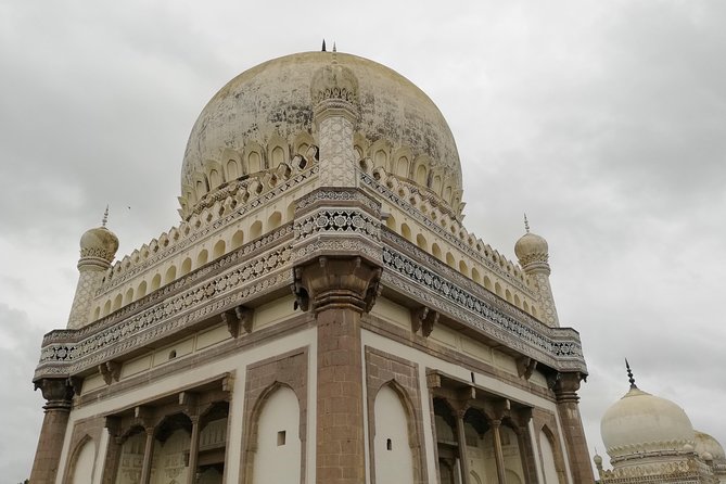 Half day Hyderabad tour to Golkonda fort & Qutub Shahi tombs in private car - How the private car and guide plan saves you from Hyderabad hassle