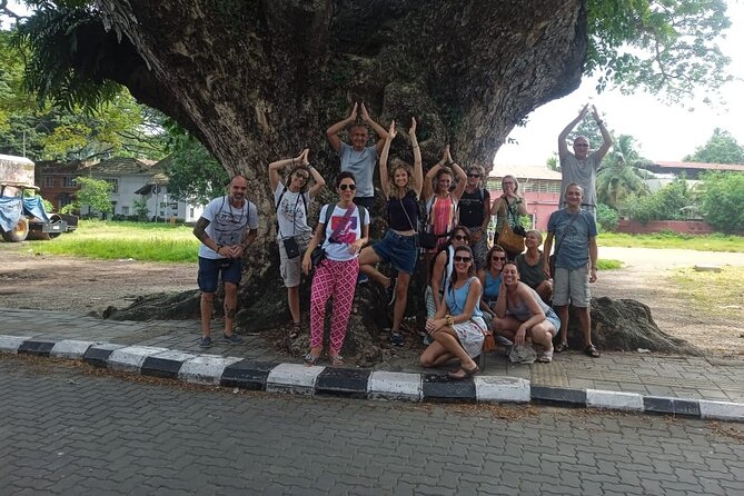 Half Day Tuk Tuk Tour in Kochi - Private Tour with Hotel Pick up - Stop 2: Jew Town, with trade and refuge in the background