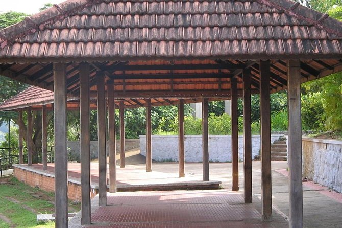 Heritage & Cultural Walk of Trivandrum 2 Hour Guided Walking Tour - Napier Museum: 19th-century objects that make history feel physical