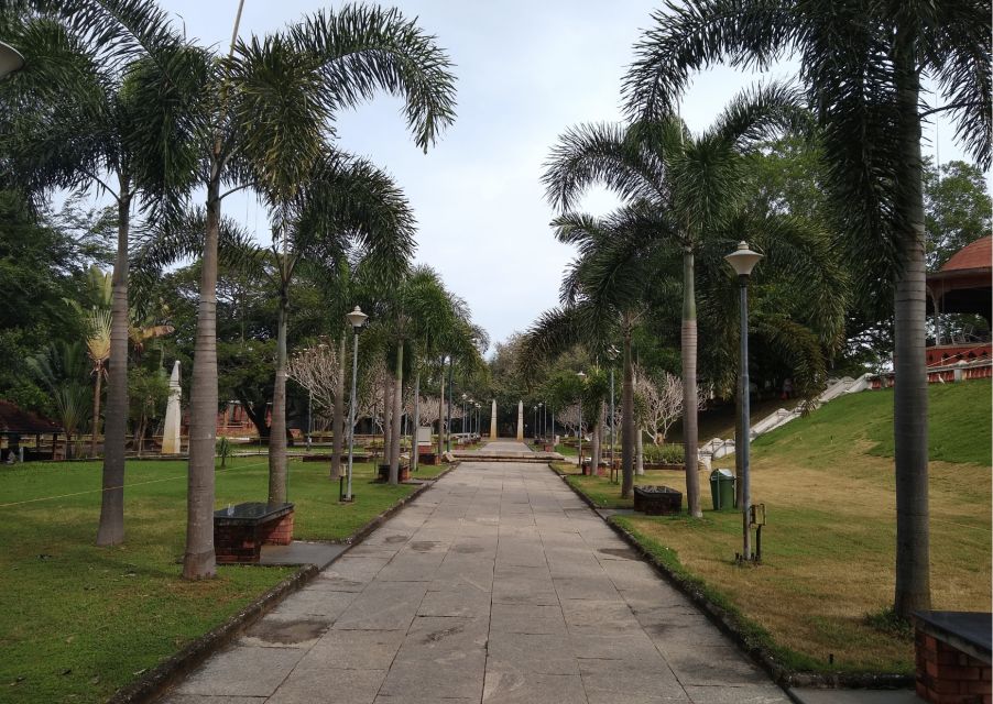 Heritage & Cultural Walk of Trivandrum Guided Walking Tour - Keralam Museum of History & Heritage, plus Mateer Memorial Church