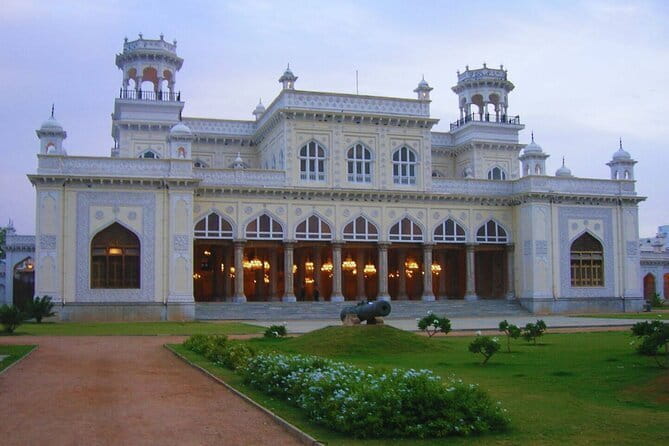 Hyderabad: A Private Full-Day Guided City Tour with Ethnic Lunch - Lunch, tea, and the small breaks that make the day feel good