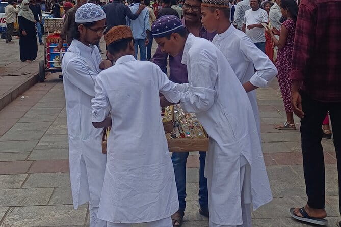 Hyderabad Highlights Guided City Tour and Chai Experience - Why this Old City tour works (and not just as a photo loop)
