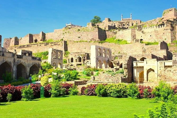 Hyderabad : Old City Walking Tour, Captivates 400+ Years History - Char Kaman and Gulzar Houz: gates, arches, and city geometry