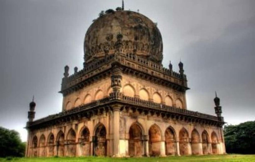 Hyderabad Private Full-day Sightseeing Tour - Guides can make or break the day