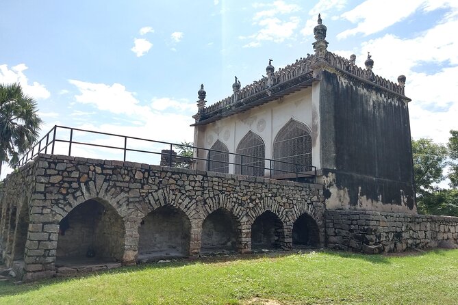 Hyderabad: Private Guided Tour of Golconda Fort, Royal Necropolis - Comfort, logistics, and what to bring