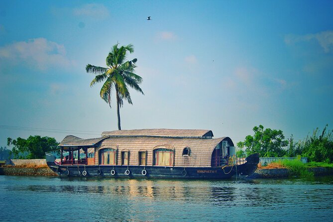Kerala Beauty, Kochi with Alleppey Houseboat Cruise -03 Days Tour - Day 3 in Kochi: Morning Cruise, Check-Out, and a Final Sight-Ready Window