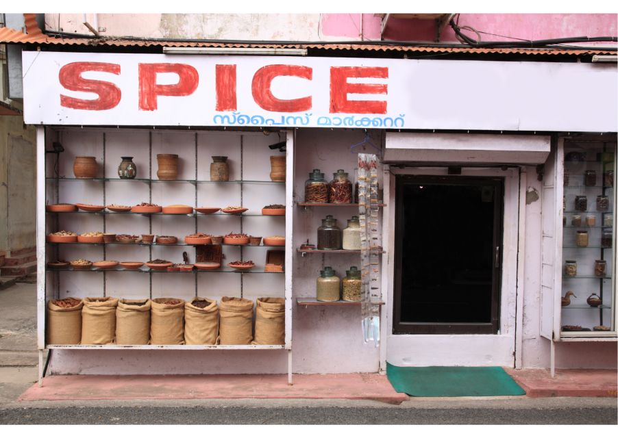 Kochi: Jewish Town Guided Walking Experience - Paradesi Synagogue and the clock tower finale