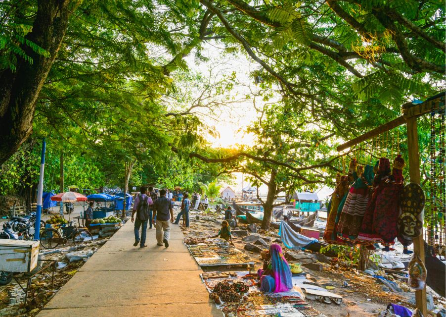 Kochi: Jewish Town Guided Walking Experience - The guide experience: English/Hindi storytelling that changes the whole day