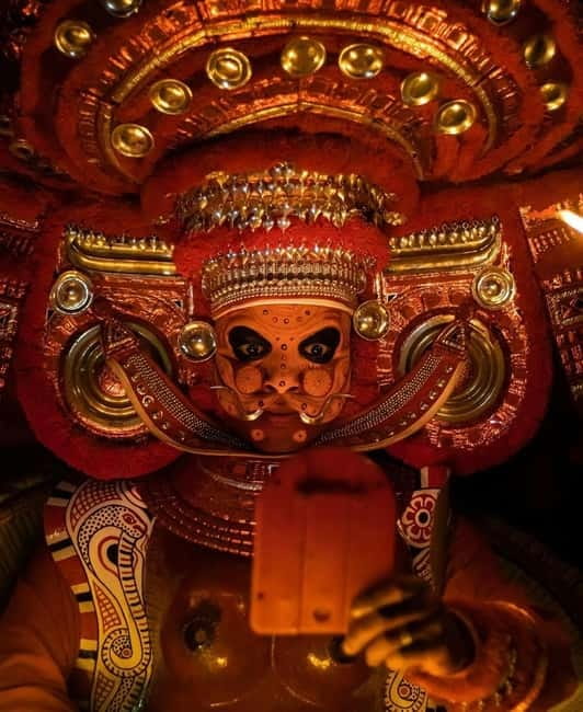 Kochi: Kathakali, Theyyam, and Kalaripayattu Evening Show - Getting There in Comfort: Hotel Pickup, AC Rides, and a Simple Return Plan
