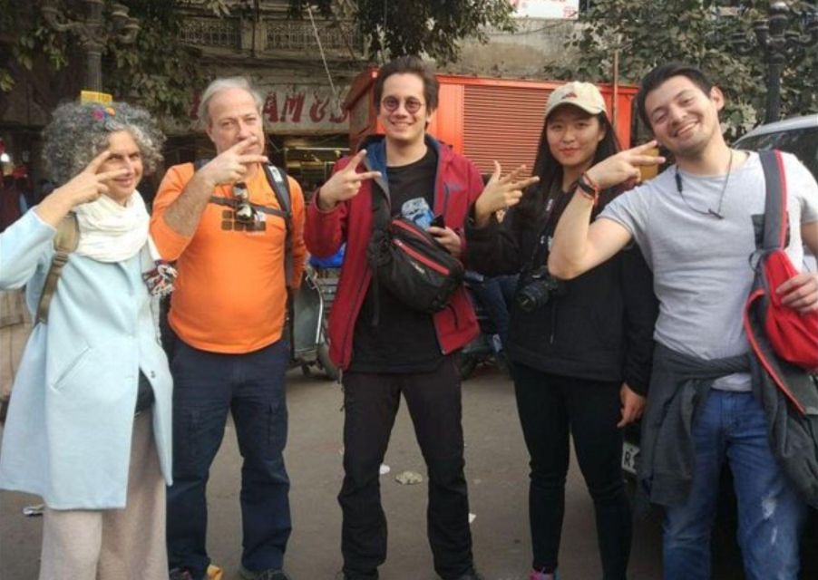 Kochi: Local Street Food Guided Walking Tour with Tastings - When the route includes Jew Town and record-breakers