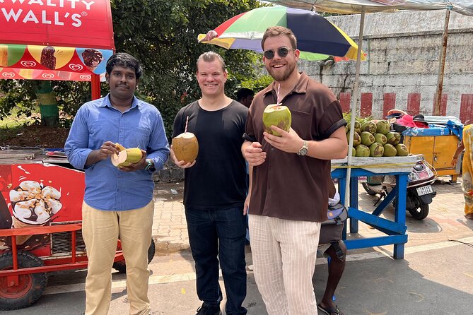 Mahabalipuram and Kanchipuram Day trip from Chennai by Private car with Guide - Ekambareswarar Temple: Earth, Giants, and Straight-Up Temple Scale