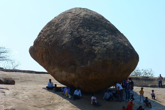Mahabalipuram Temple and Beach Day Tour from Chennai - Stop 1: Mahabalipuram Beach for Sea Air, Local Tea, and Souvenirs