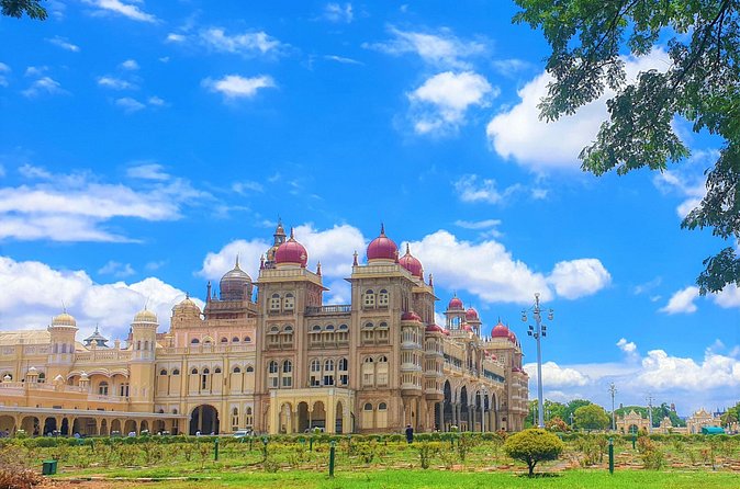 Mysore & Srirangapatna Day Tour from Bengaluru with Guide & Lunch - Mysuru Palace and Jaganmohan Palace Art Gallery: the royal story in two styles