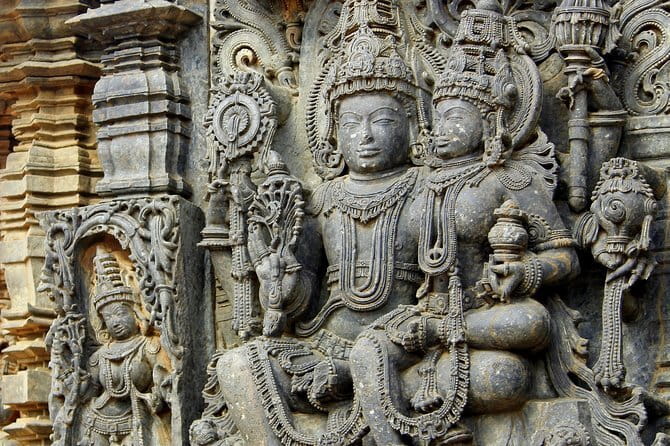 Old Bangalore Historical Walk thro Palace, Temples, Fort & Market - Stop 4: Sri Krishnarajendra Market area, sensory overload in the best way