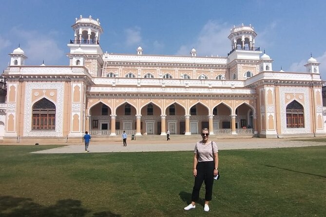 Old City Walking tour in Hyderabad, travel back 400 years in time - Stop 3: Mecca Masjid and Hyderabad’s Religious Timeline