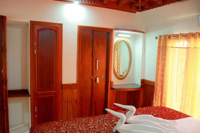 Private Kerala Backwaters Houseboat Cruise with Lunch from Kochi - The Lunch Setup: What You Eat On Board (and Why It Matters)