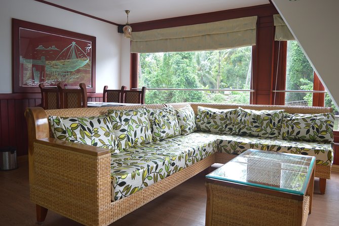 Private luxury Houseboat trip at Alleppy Backwaters. - Why a private Alleppey houseboat feels different from day cruises