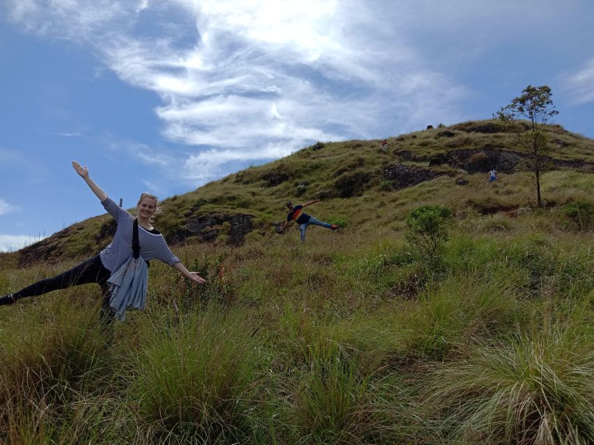 Private Munnar Tea Trek - Tea Garden Time: 2 Hours of Walking With Tea-Maker Lessons