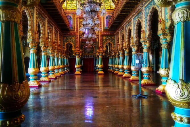 Private tour of Mysore by tourism ministry approved company - Devaraja market: your senses get a guided workout